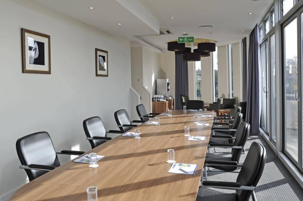 Holiday Inn Express Crewe, An Ihg Hotel Esterno foto
